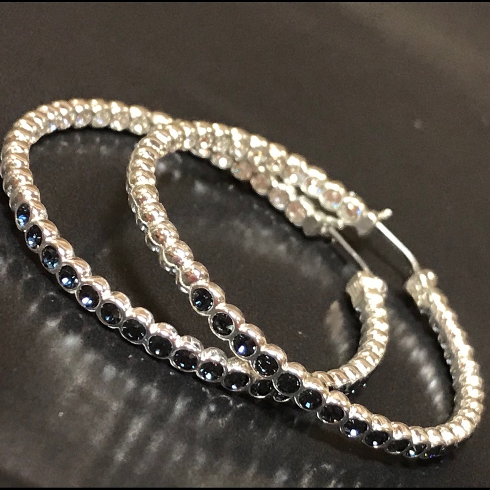 NWOT Tommy Hilfiger 90's 1.5" Earrings Silvertone